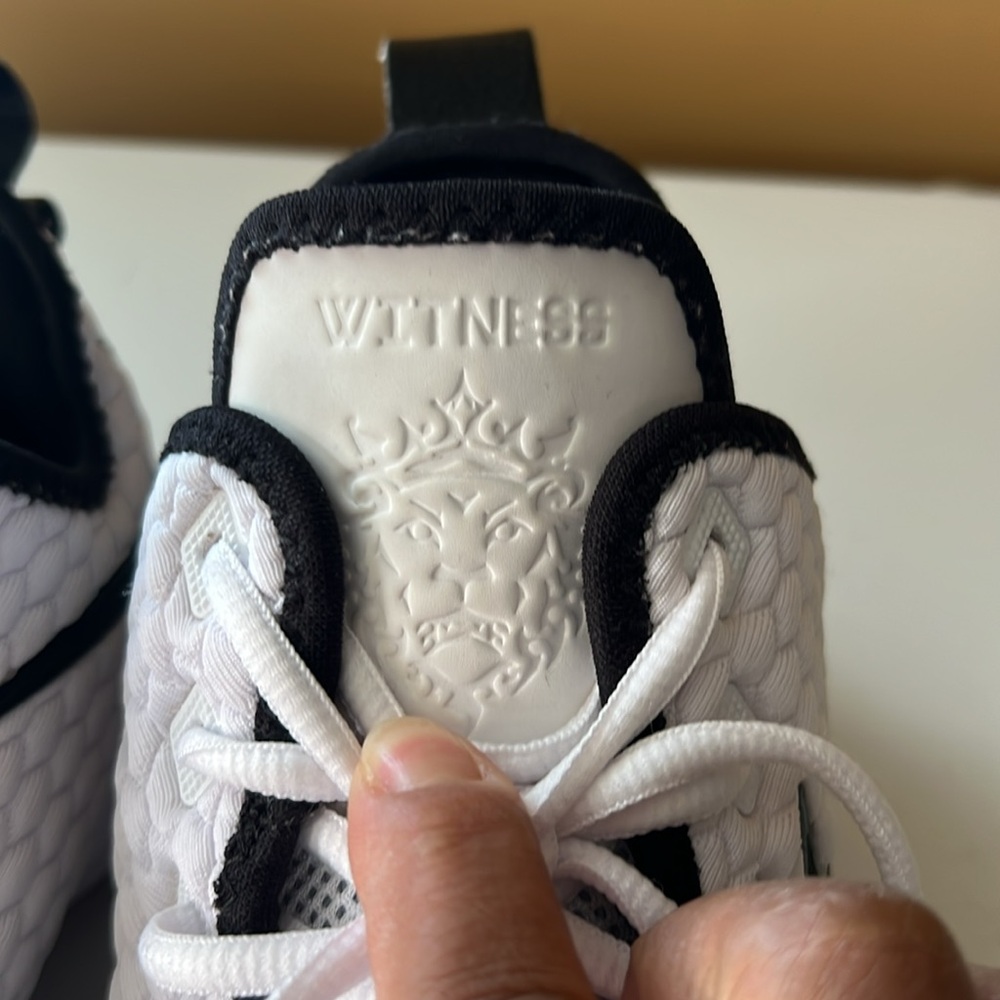 Nike LeBron Witness 3 Premium - Picture 9 of 11